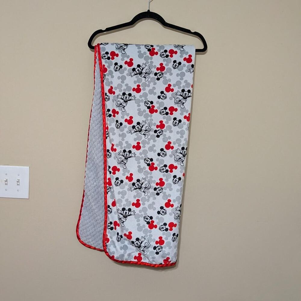 Disney Baby Mickey Mouse Baby Blanket With Mickey Mouse Heads